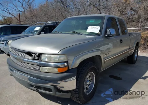 2002 Chevrolet Silverado 1500 Ls z USA, uszkodzony, nr VIN 2GCEK19T721351174